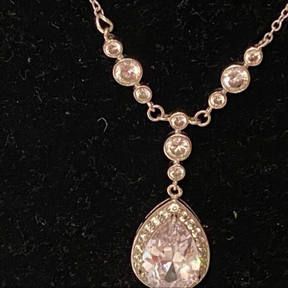 NECKLACE STERLING SILVER 925 17” CRYSTALS PEAR SHAPE PENDANT BLING SPARKLE - Picture 3 of 8